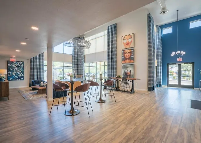 Apartment Posh 2bd - Gym, Pool, Parking, W-d - Sleeps 8 Tempe