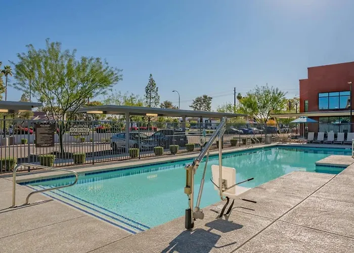 Posh 2bd - Gym, Pool, Parking, W-d - Sleeps 8 Apartment Tempe