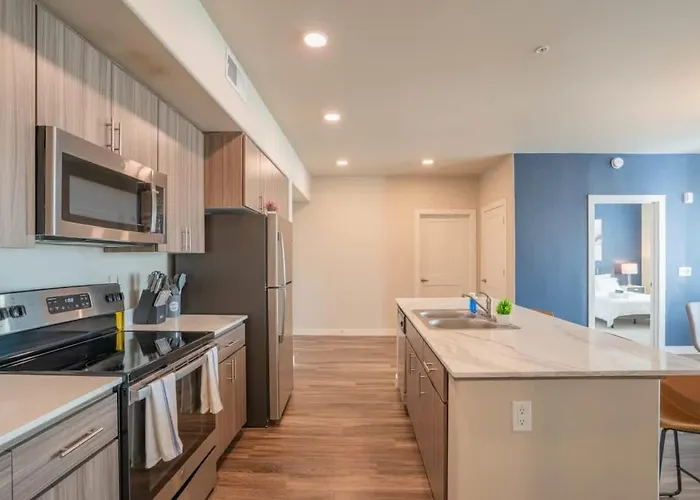 Apartment Posh 2bd - Gym, Pool, Parking, W-d - Sleeps 8 Tempe